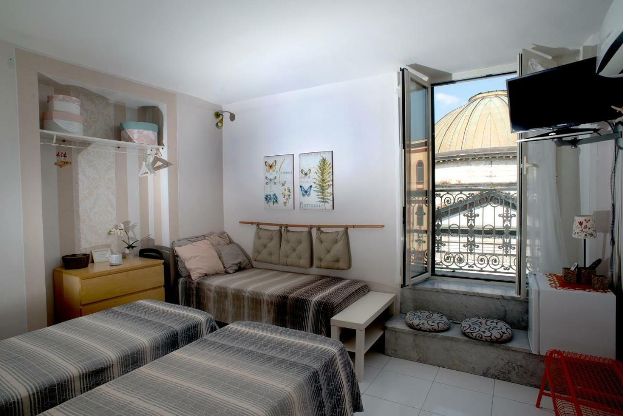 B&B Cuore Di Napoli Exteriör bild